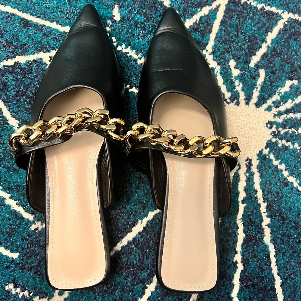 NEW woman’s flats!